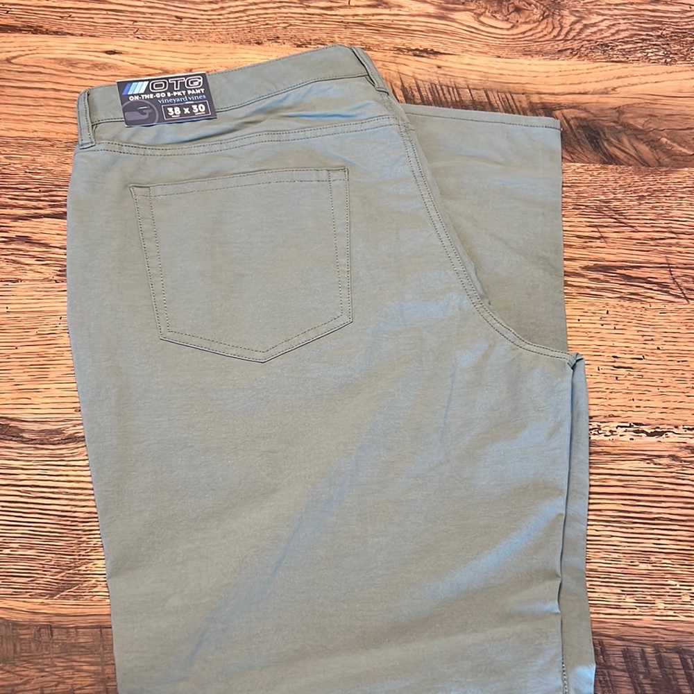New vineyard vines on the go pants